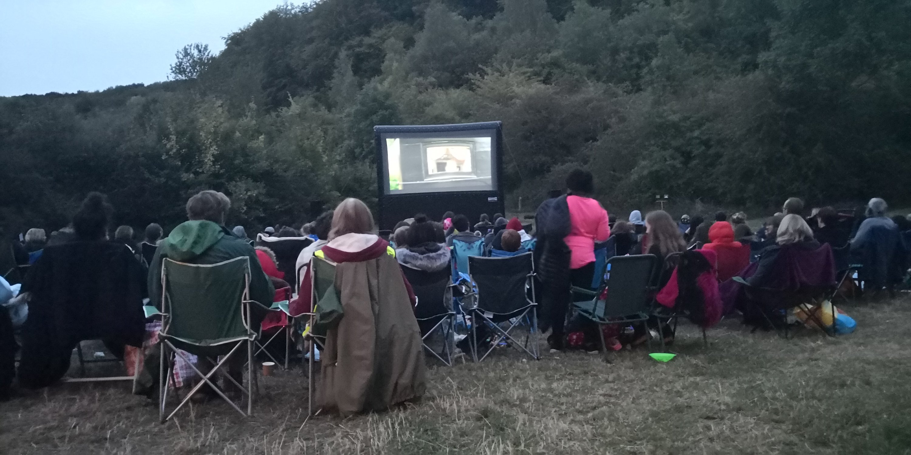 how-to-setting-up-an-outdoor-cinema-open-air-cinema-hire